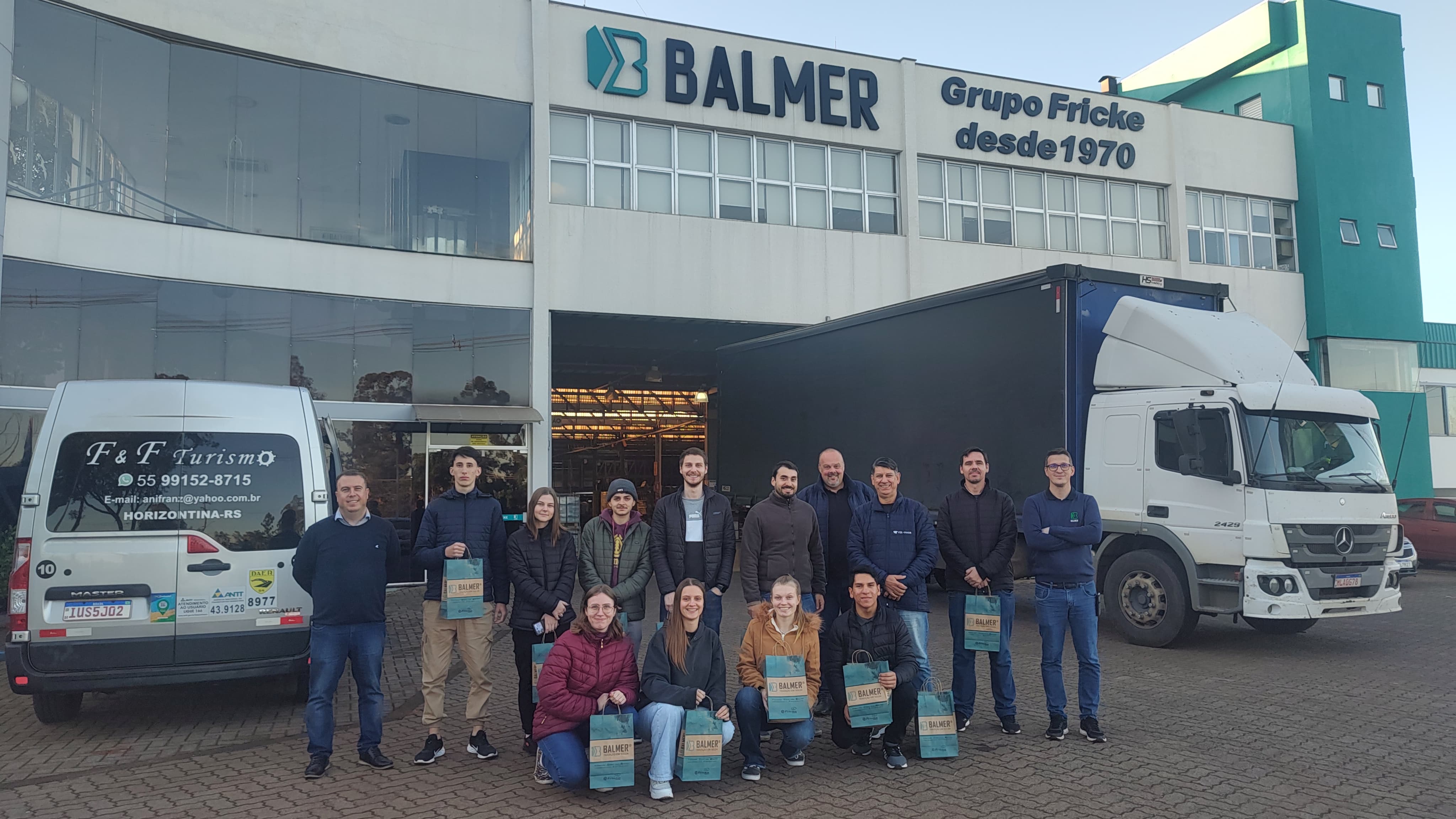 BALMER recebe alunos de Engenharia da FAHOR para visita tcnica