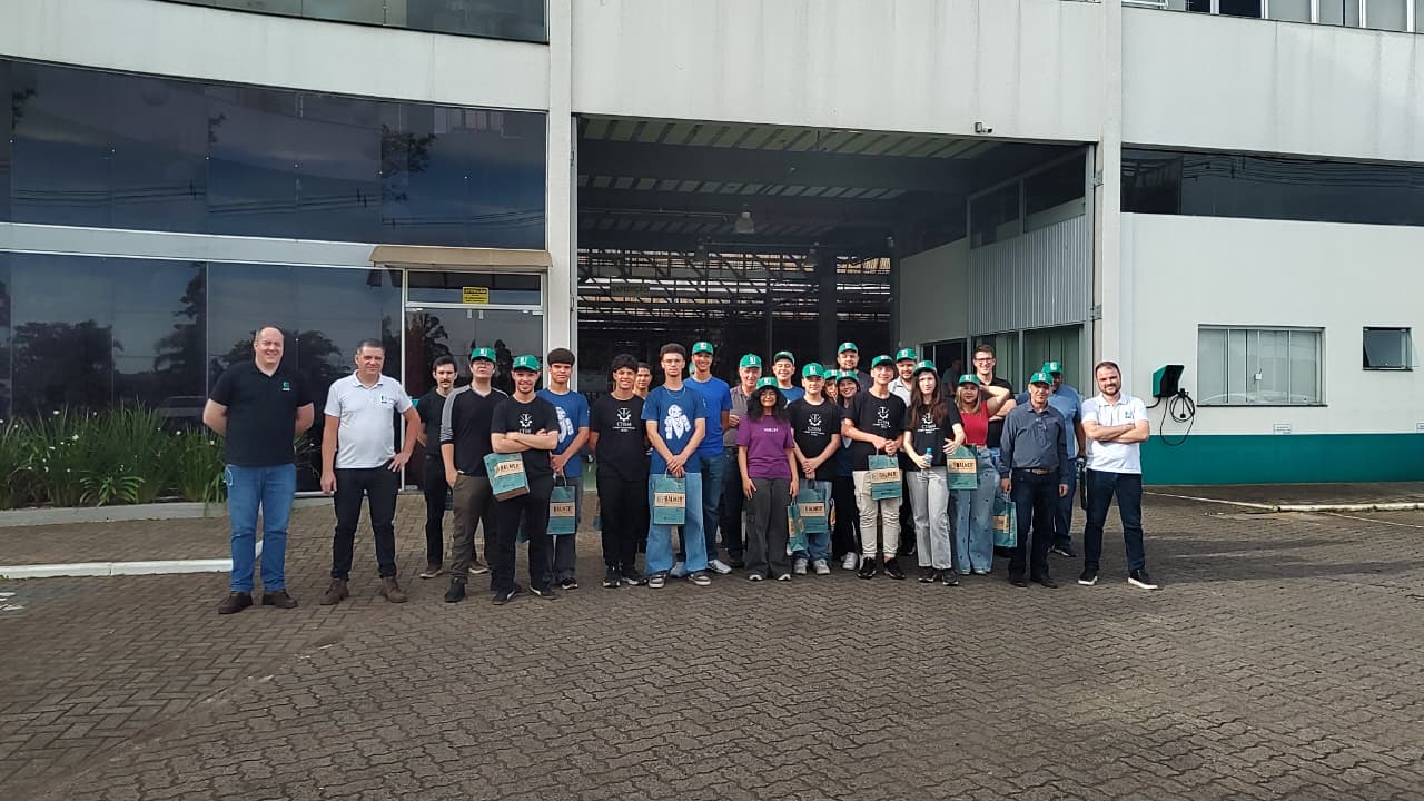 BALMER recebe alunos do CTISM em visita tcnica