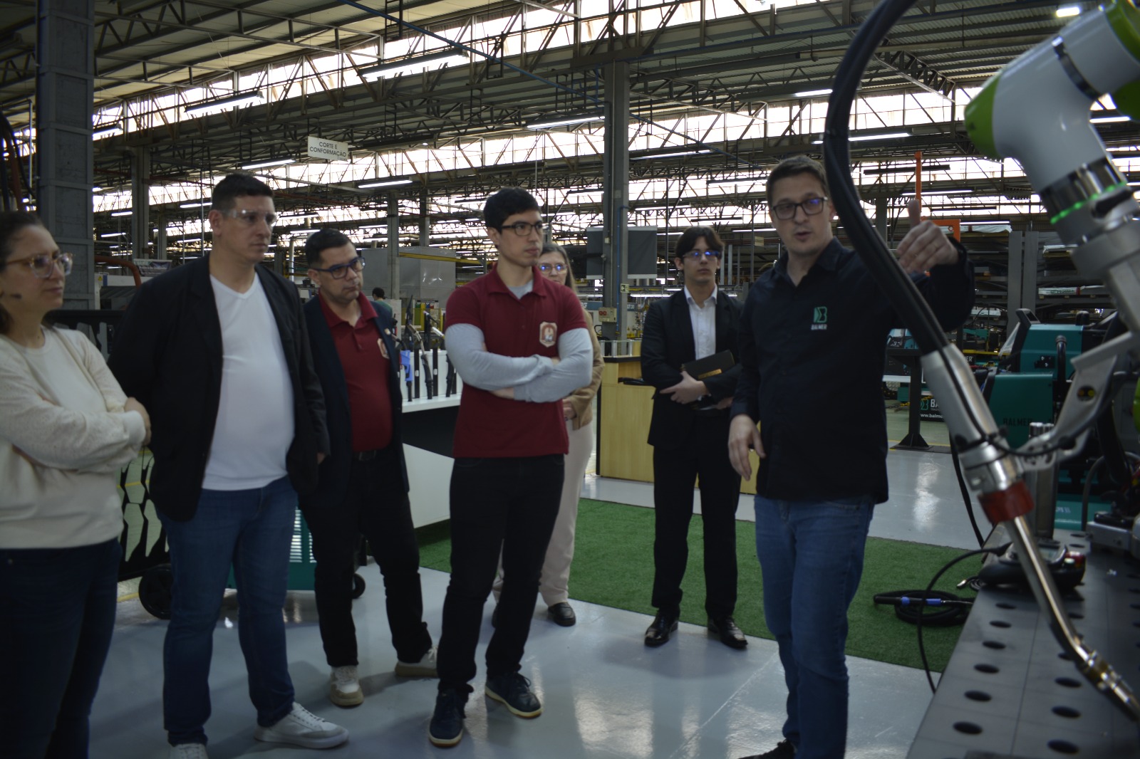 BALMER recebe representantes da Argentina e do Paraguai em visita � f�brica